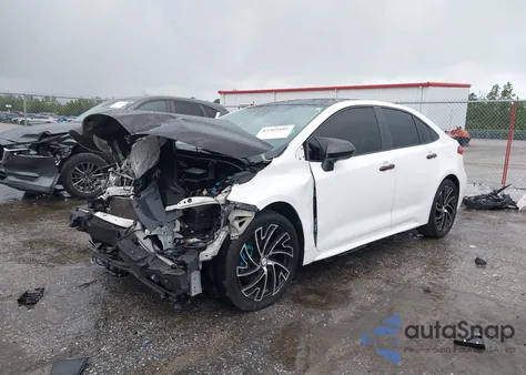 2021 Toyota Corolla Le z USA, uszkodzony, nr VIN JTDEPMAE8MJ180668